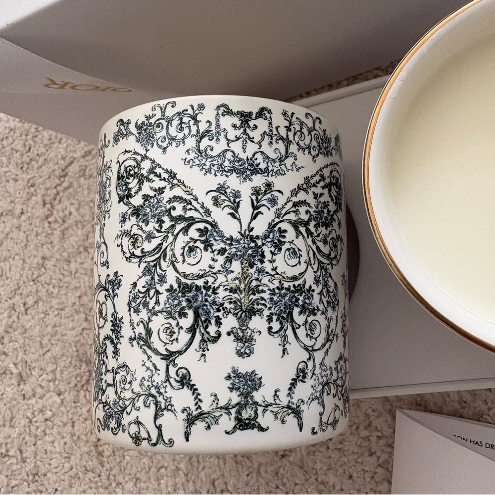 Dior Elegant Blue and White Candle Duo - Picture 6 of 16
